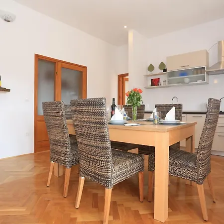 Apartment Jadro *