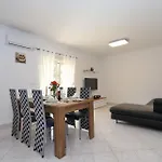 Apartment Jadro *