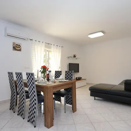 Apartament Jadro *